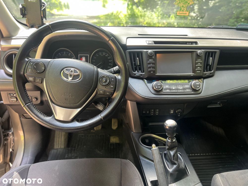Toyota RAV4 2.0 Active 4x4 - 29