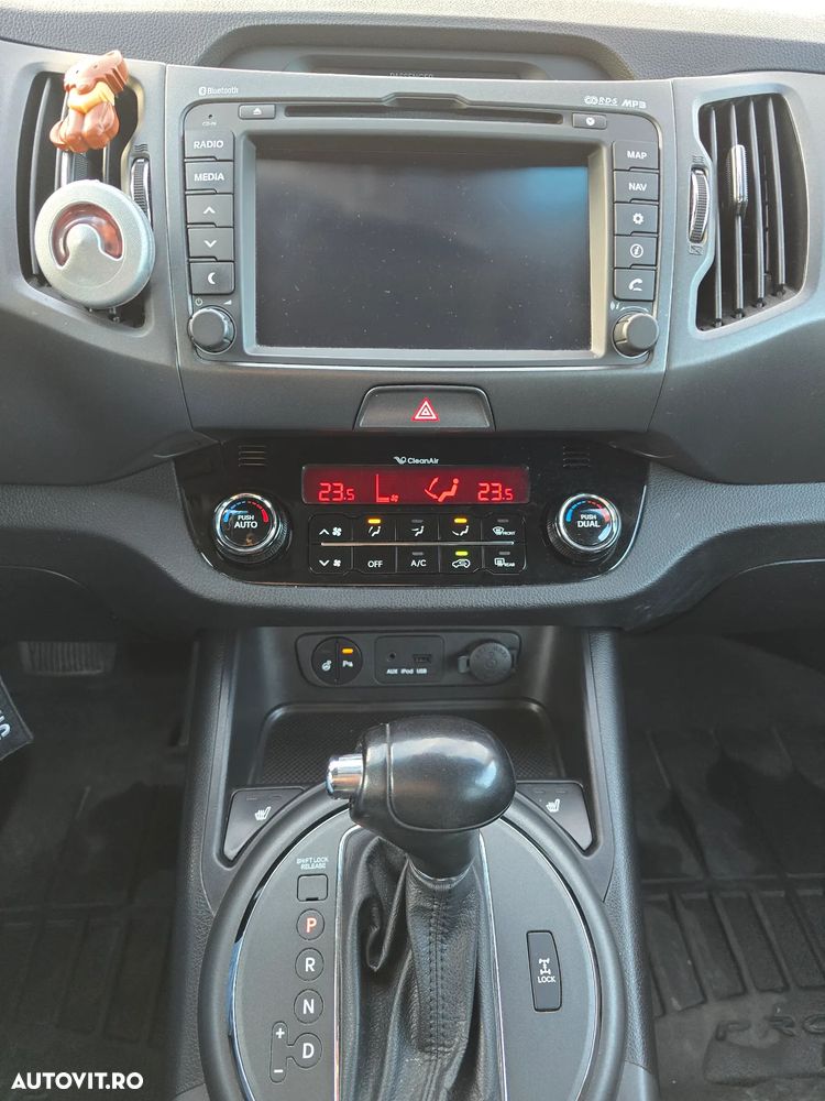 Kia Sportage 2.0 CRDI 4WD Automatik Spirit - 31