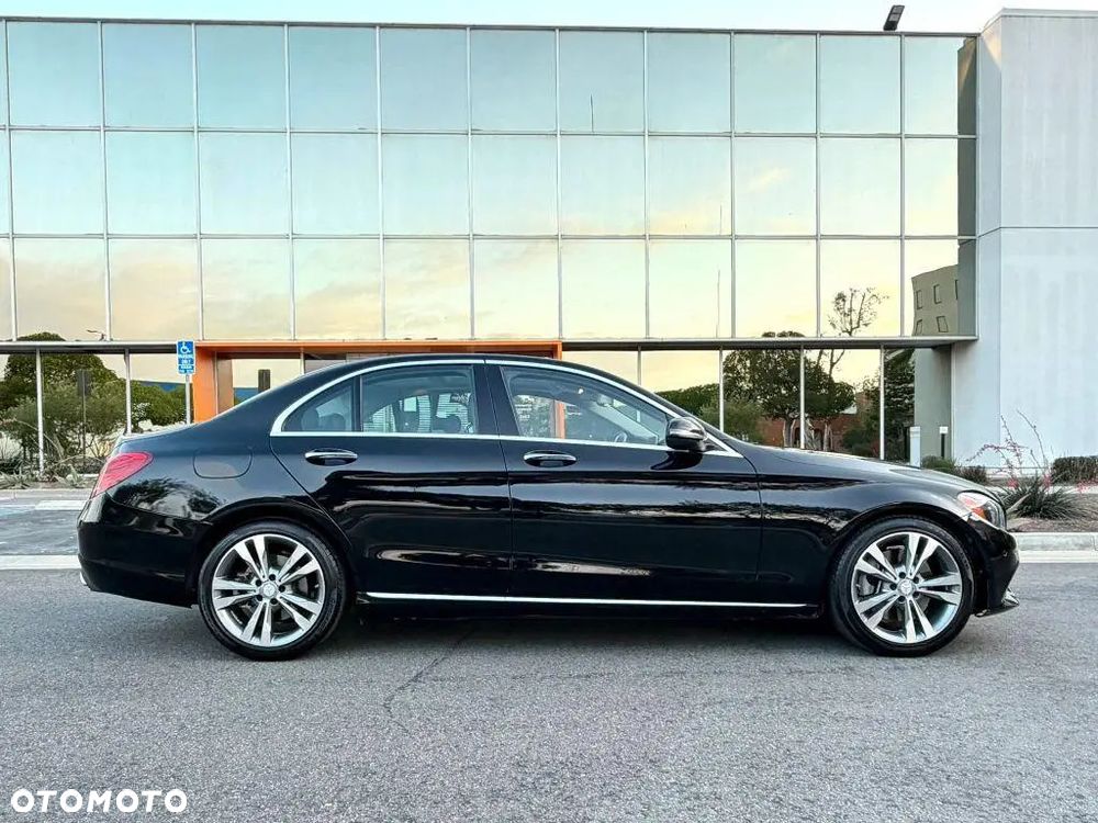 Mercedes-Benz Klasa C 300 7G-TRONIC AMG Line - 3