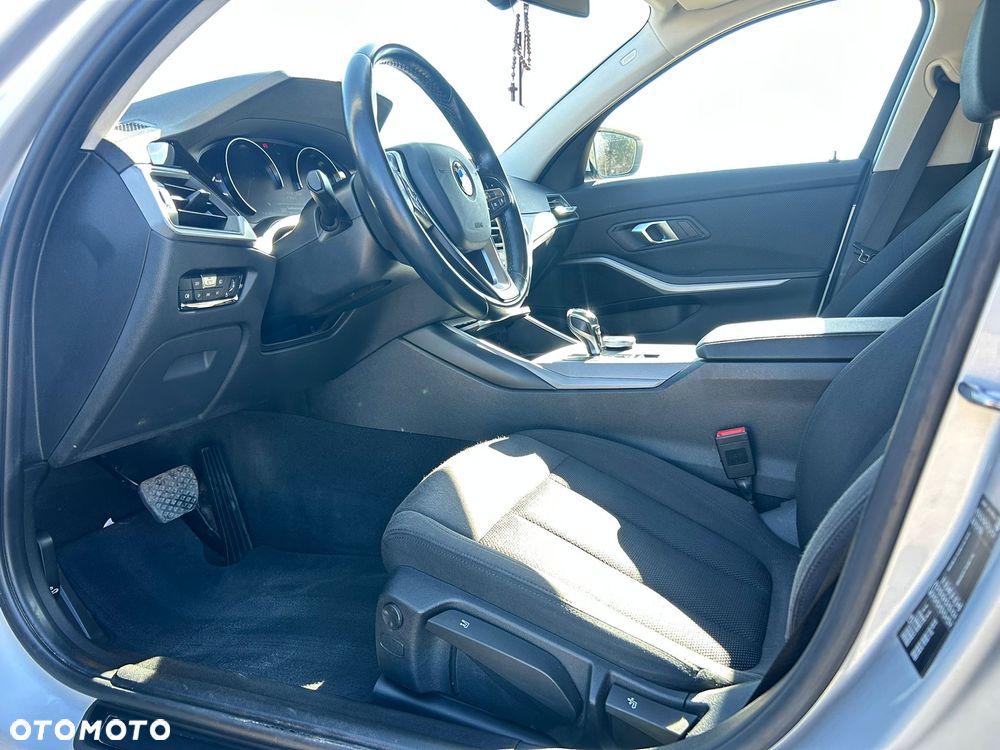 BMW Seria 3 - 22