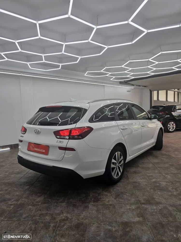 Hyundai i30 SW 1.0 T-GDi Comfort+Navi - 27
