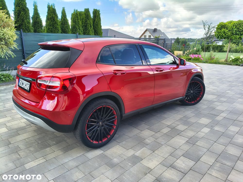 Mercedes-Benz GLA - 5