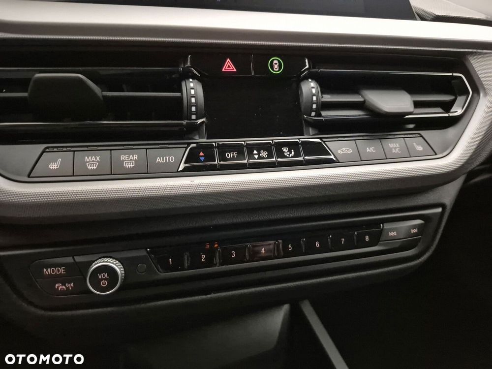 BMW Seria 1 118i Advantage - 25