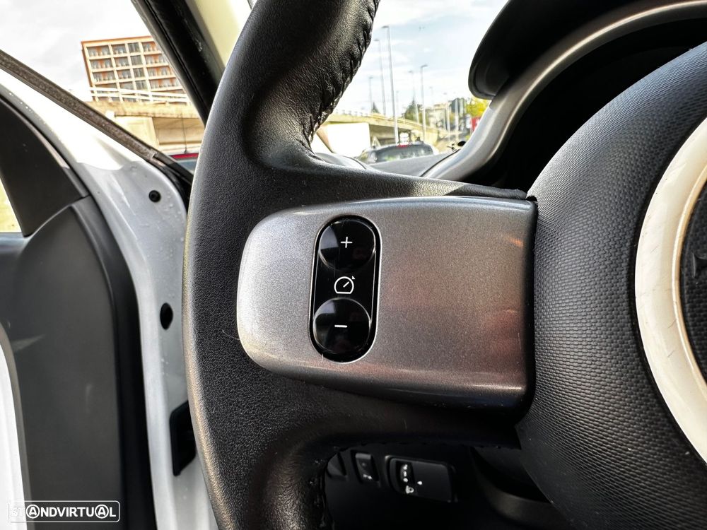 Renault Twingo SCe 70 S&S LIMITED - 24