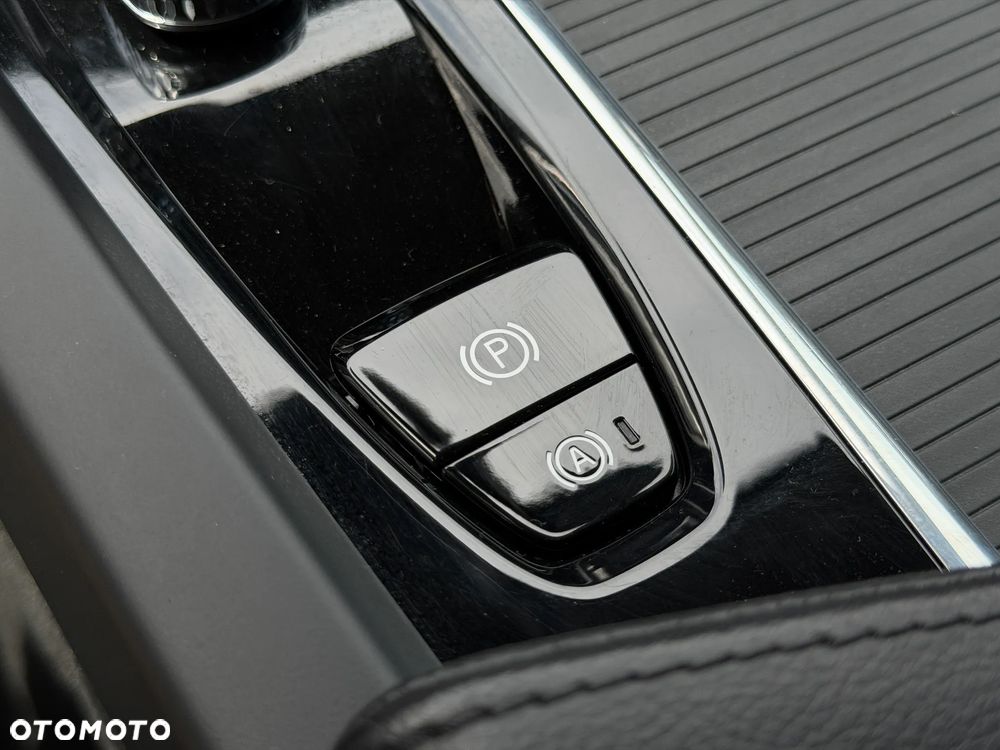 Volvo XC 60 B5 B AWD Core - 21