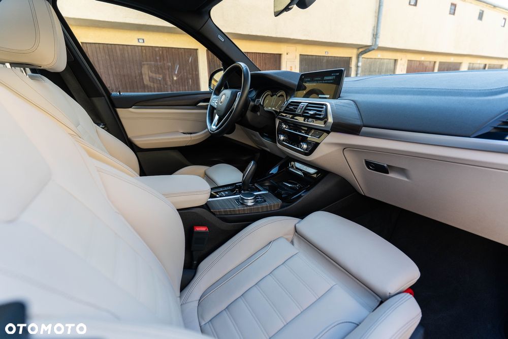 BMW X3 xDrive20d Luxury Line - 32