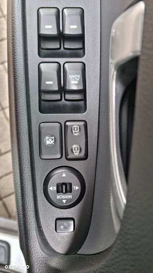 Kia Sportage 2.0 S - 16
