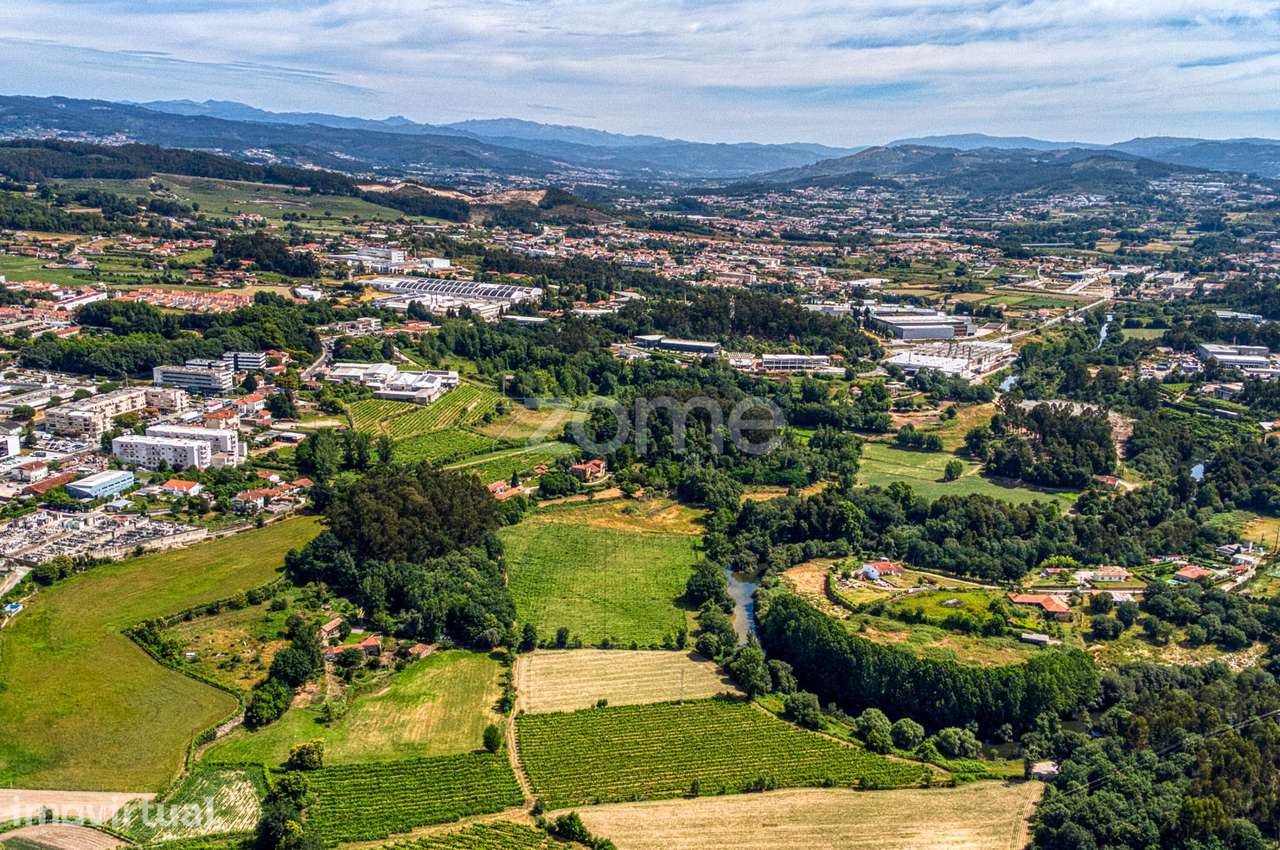 Palacete+Quinta c/ 83.000m² em Guimarães com Vinha e Frente de Rio ... - Grande imagem: 4/60