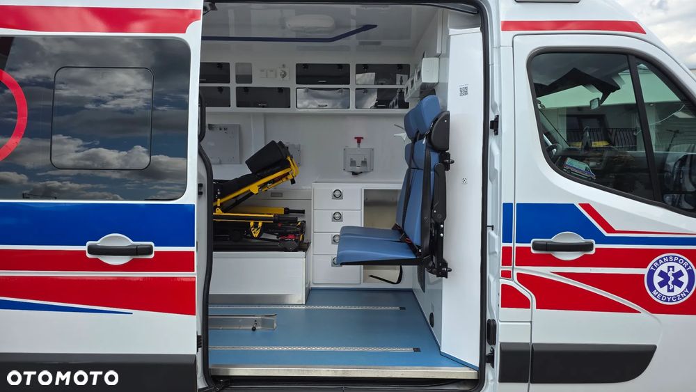 Renault Master Ambulans karetka gwarancja - 8