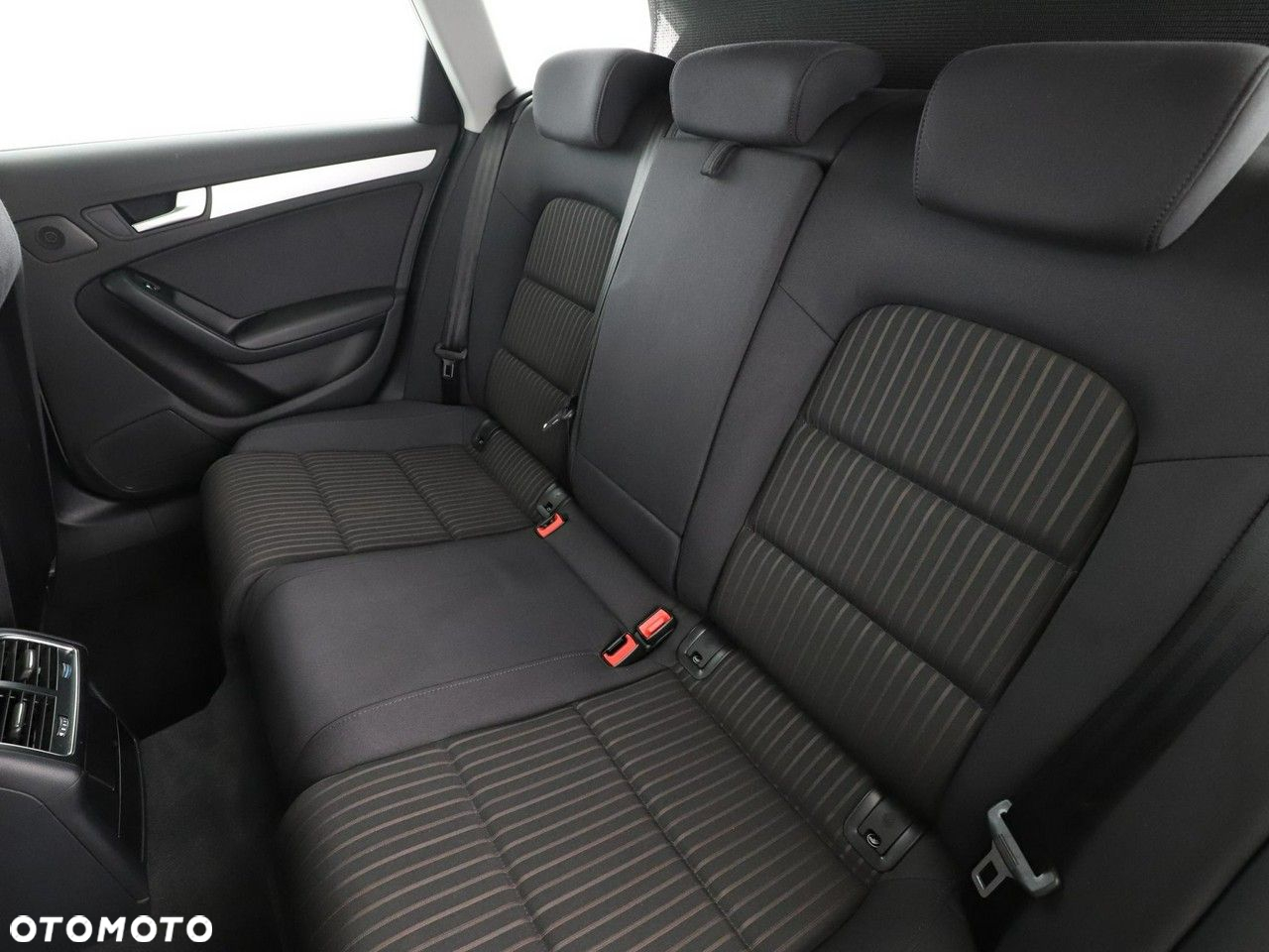 Audi A4 Avant 2.0 TDI DPF clean diesel multitronic Ambiente - 17
