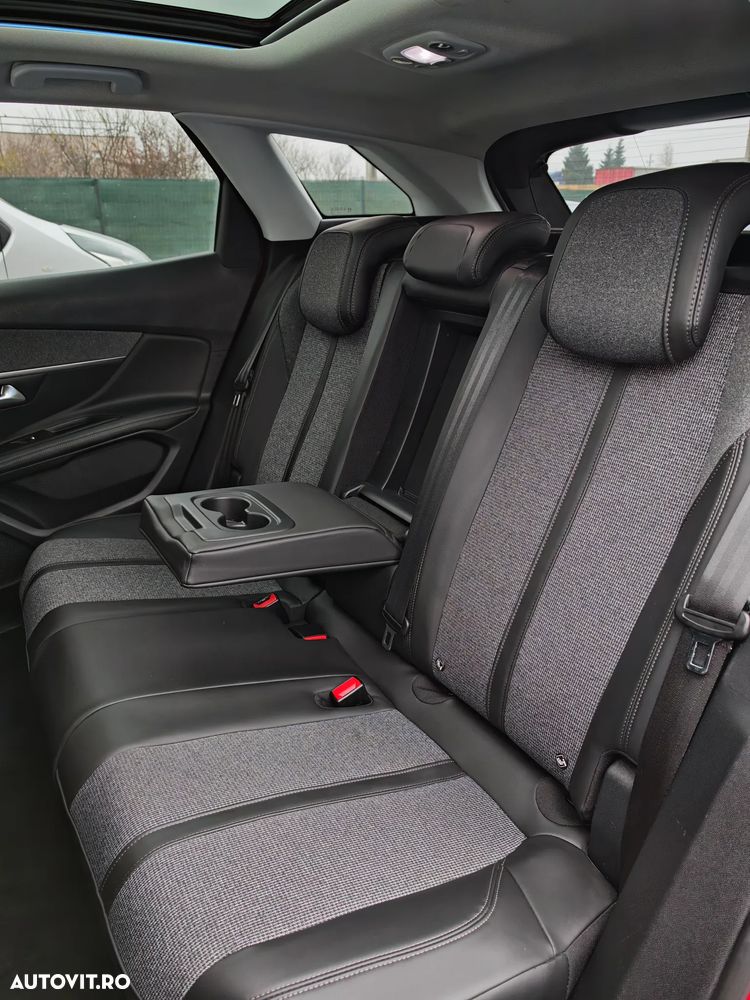 Peugeot 3008 PureTech 130 Stop & Start GPF EAT8 Allure - 17