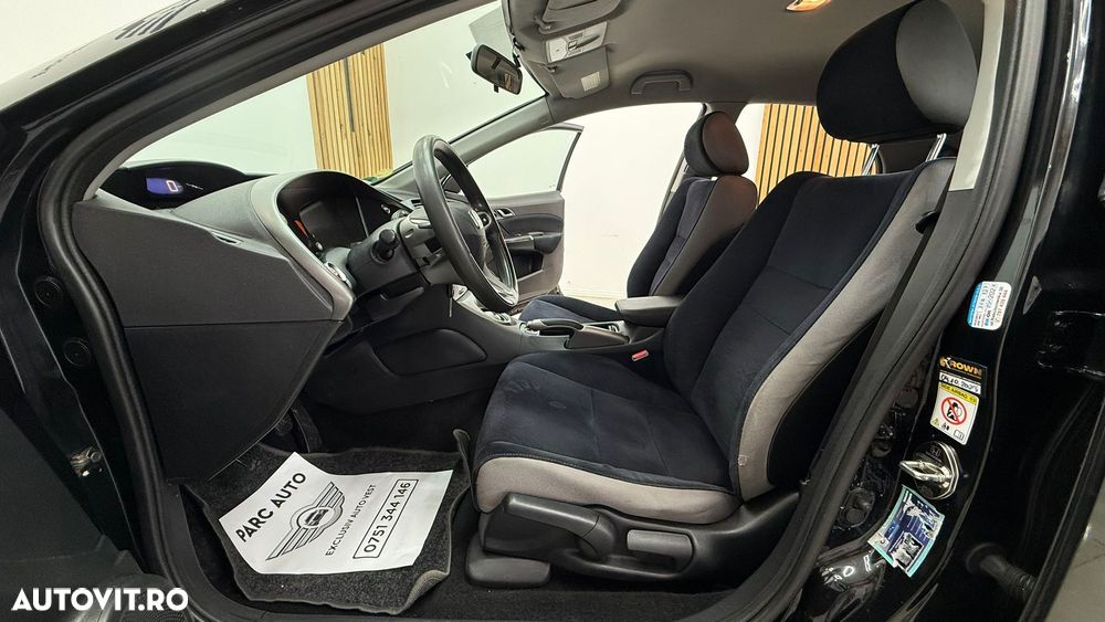 Honda Civic 1.8i-VTEC Sport - 14