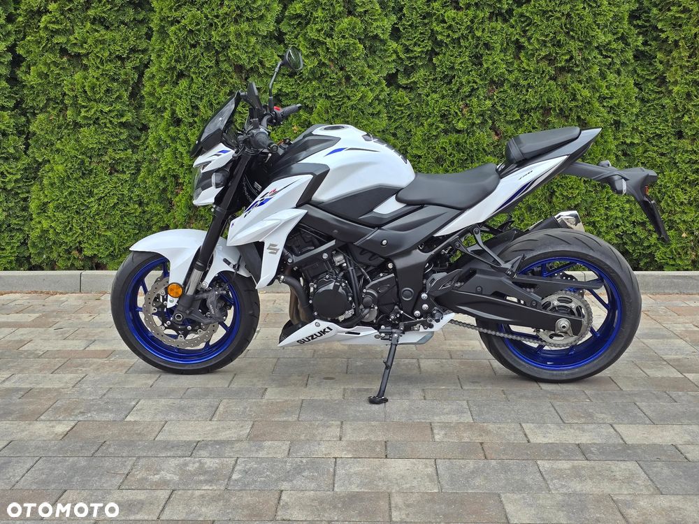 Suzuki GSX - 5