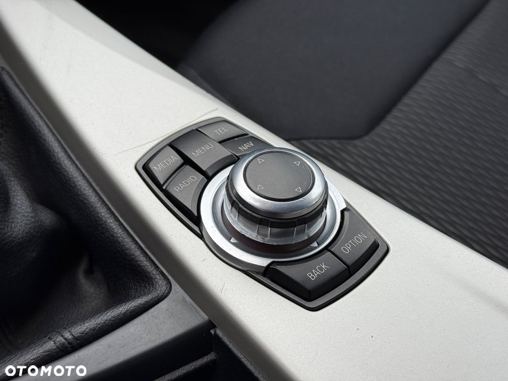 BMW Seria 3 316d - 38