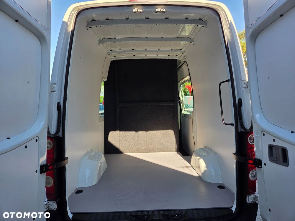 Volkswagen Crafter - 12