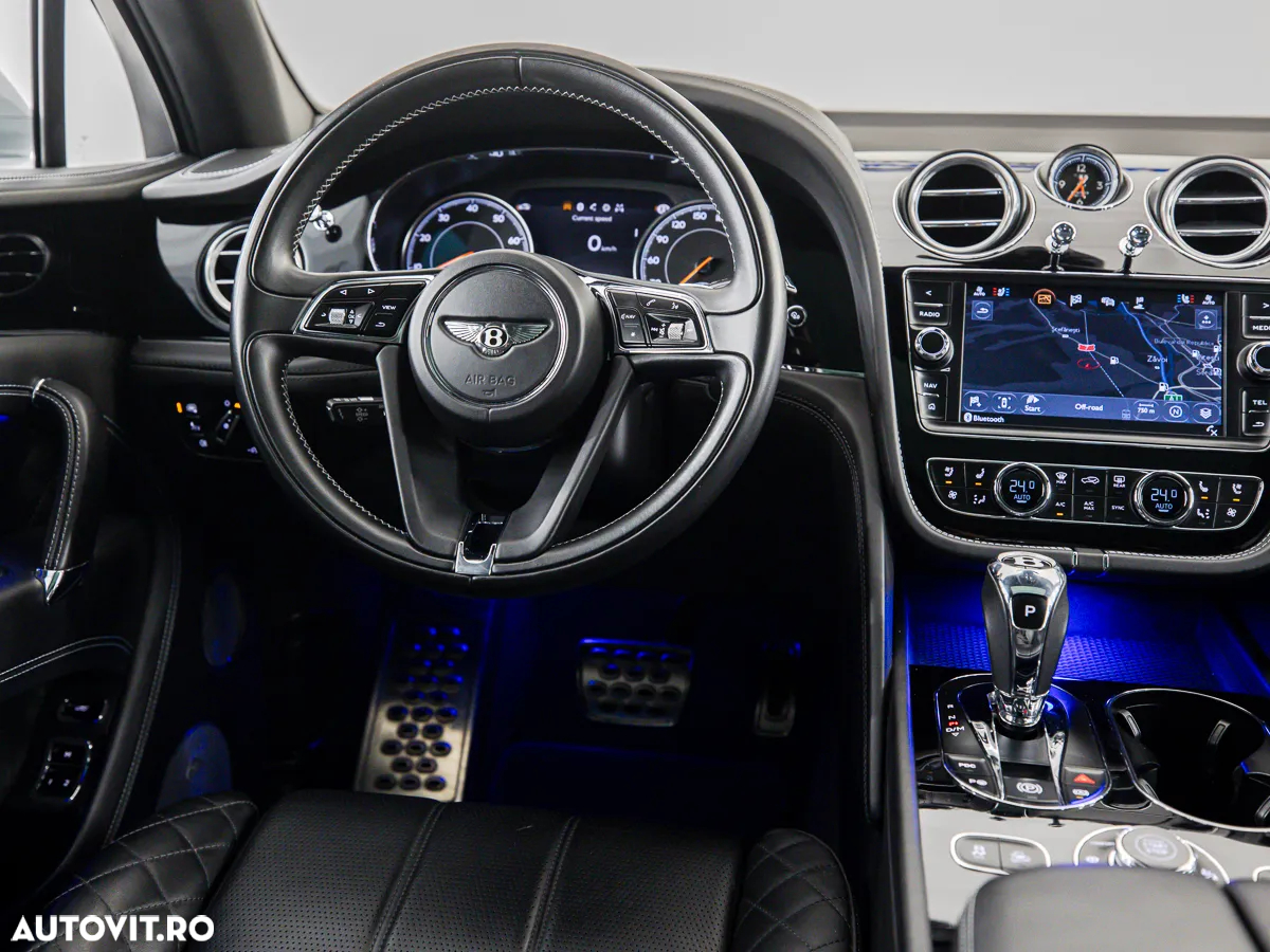 Bentley Bentayga V8 - 8