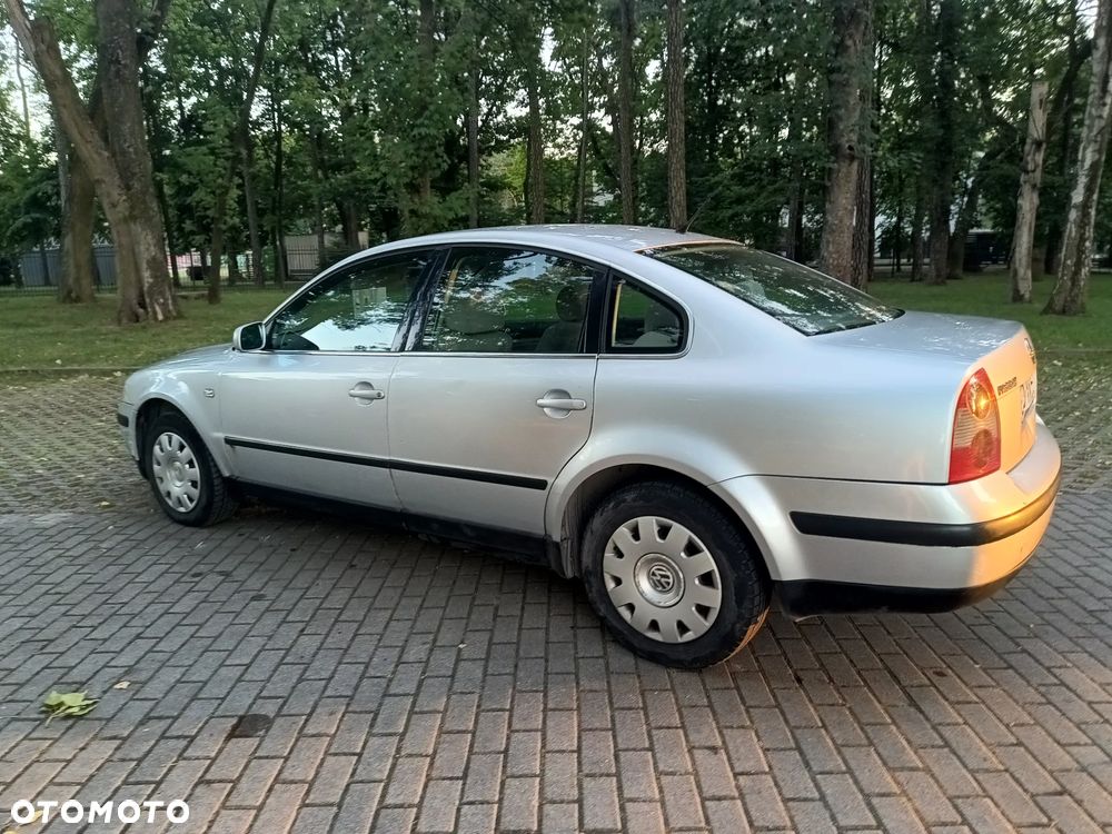 Volkswagen Passat 1.9 TDI Comfortline - 6