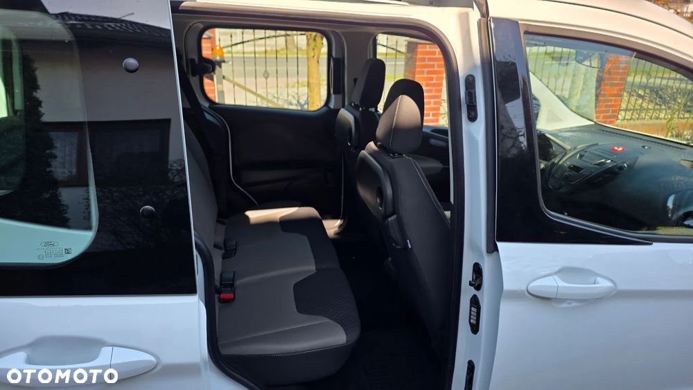 Ford Tourneo Courier - 11
