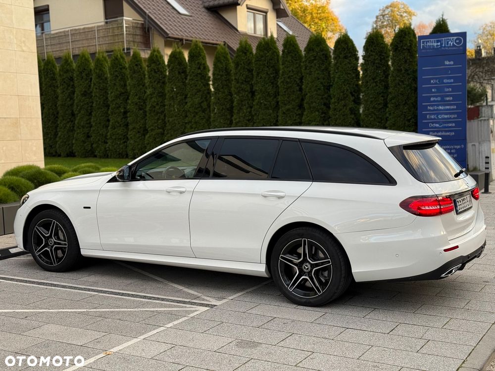 Mercedes-Benz Klasa E 300 de AMG - 18