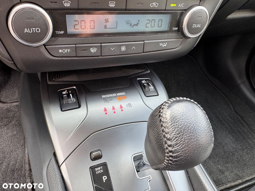Toyota Avensis Combi 1.8 Multidrive S Executive - 20