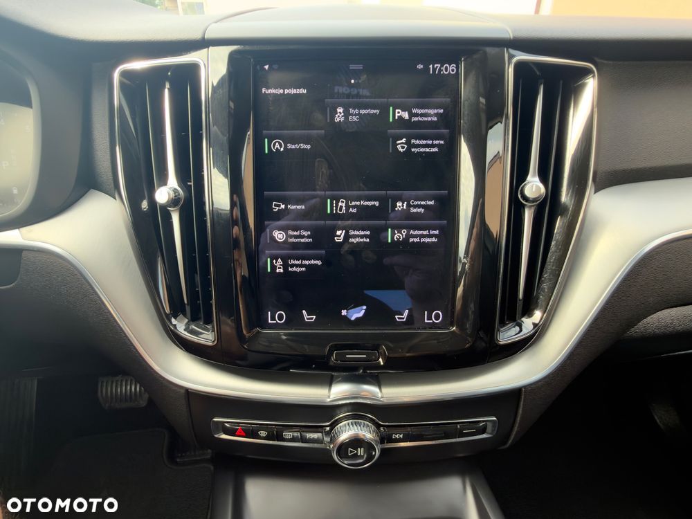 Volvo XC 60 B4 B Geartronic Momentum Pro - 31