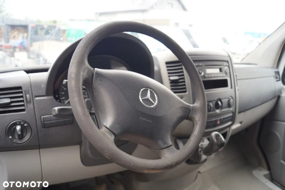 Mercedes-Benz Sprinter - 20