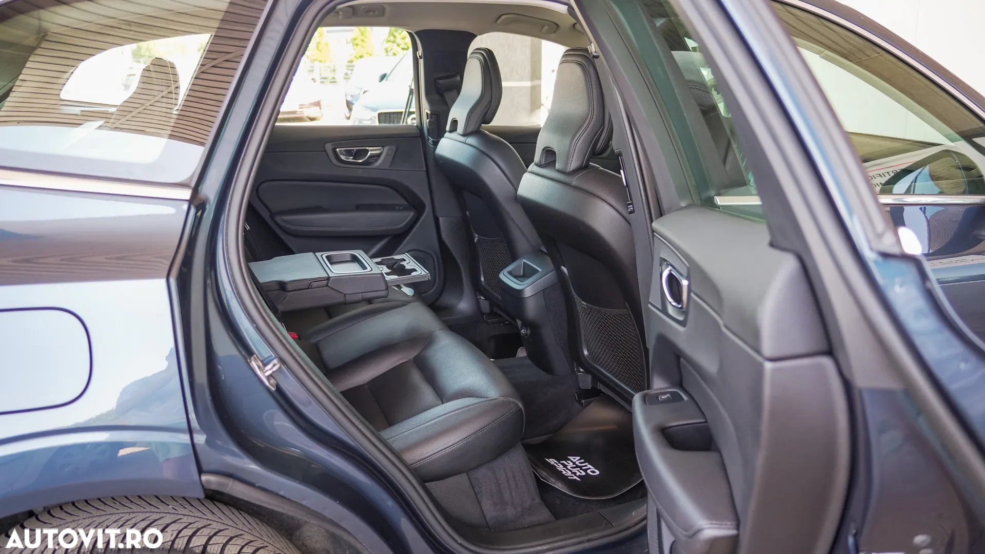 Volvo XC 60 D4 AWD Momentum - 27