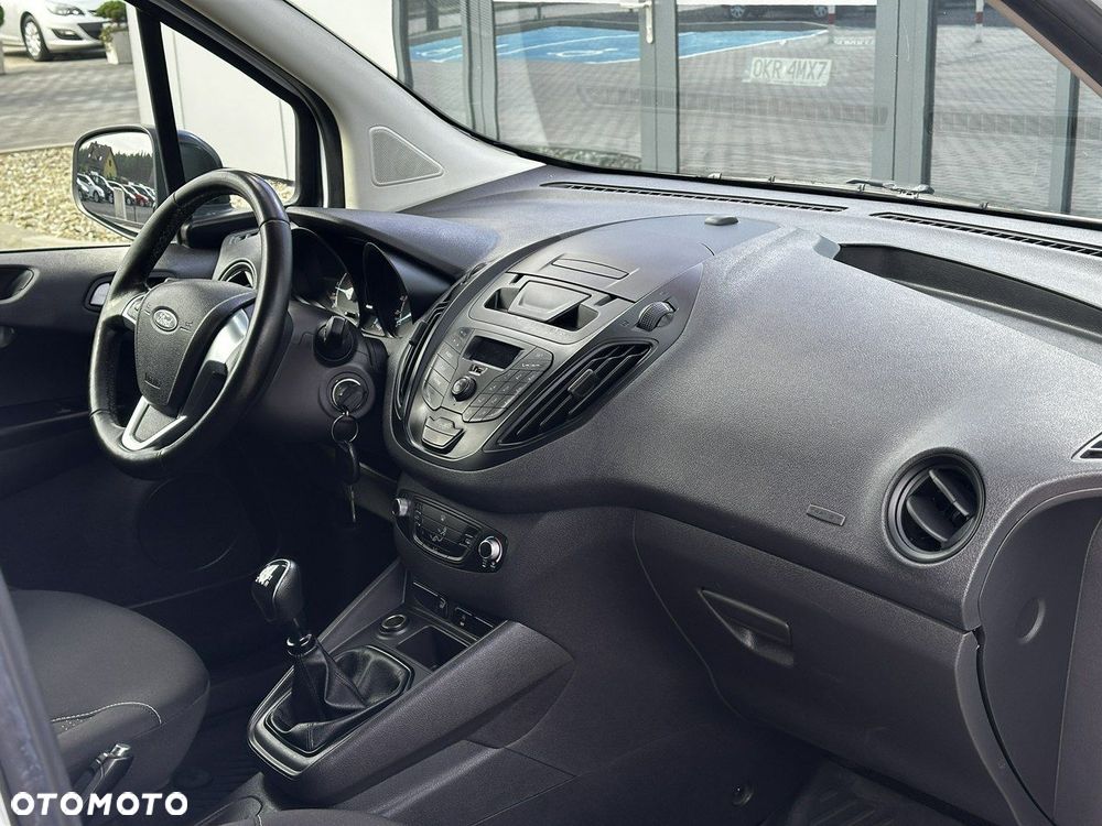 Ford Transit Courier - 13