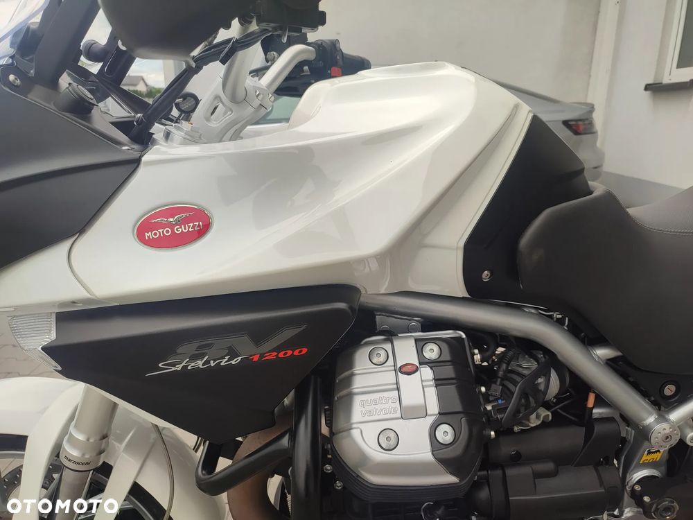 Moto Guzzi Stelvio - 10