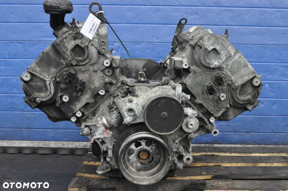 BMW 7 F01 F02 F10 F11 F12 4.4 V8 SILNIK N63B44A - 1