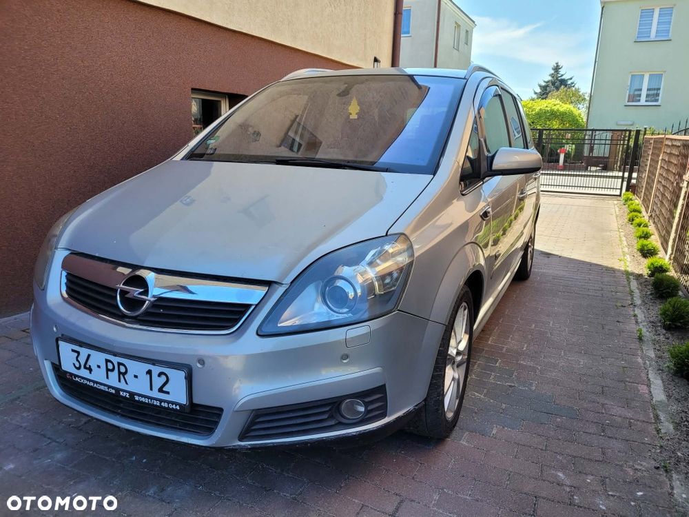 Opel Zafira - 1