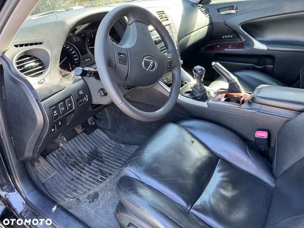 Lexus IS 220 D Prestige - 17