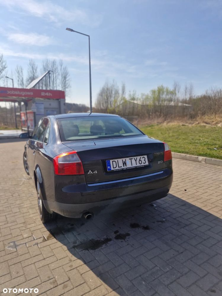 Audi A4 Avant - 4