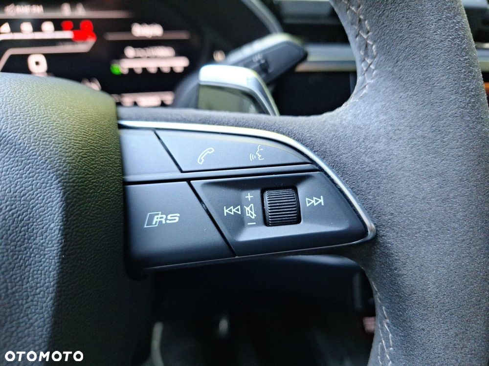 Audi Q3 RS S tronic - 20