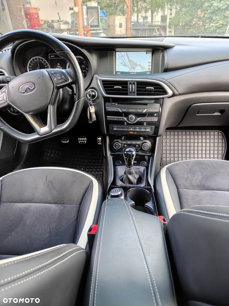 Infiniti Q30 1.5d Premium - 18