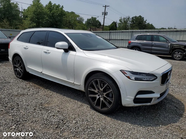 Volvo V90 Cross Country