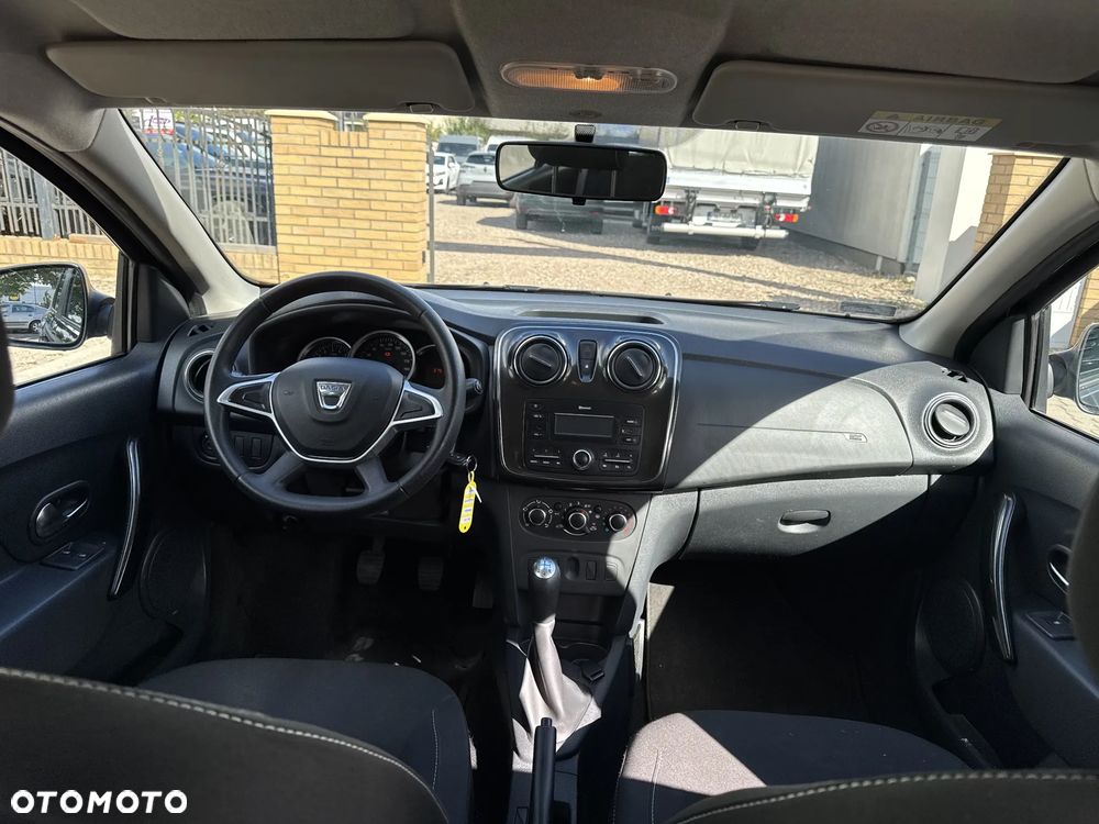 Dacia Sandero 1.2 16V Laureate EU6 - 24