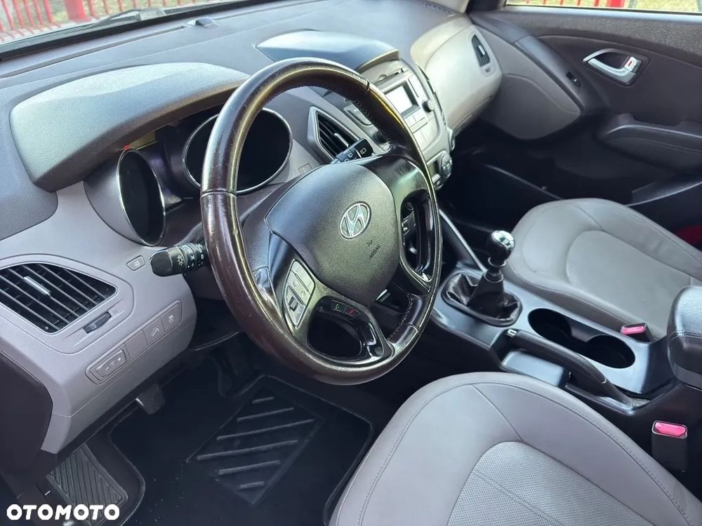Hyundai ix35 1.6 2WD Fifa World Cup Edition - 19