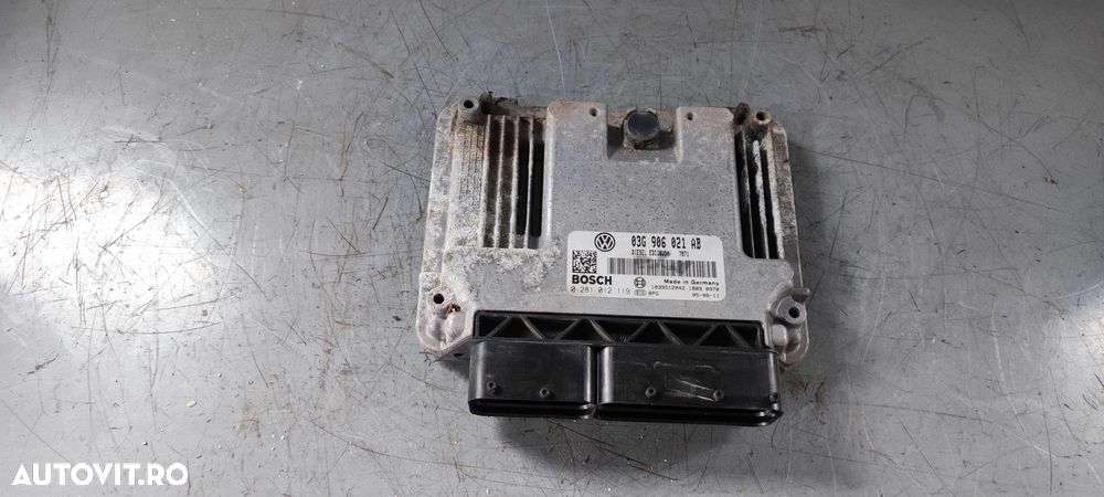 ECU volkswagen vw passat b6 sedan cod 03G906021AB - 2