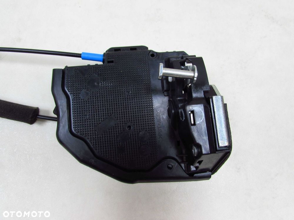 TOYOTA COROLLA E21 XII 19-23 HB SEDAN ZAMEK DRZWI PRAWY TYL 4 PINY - 4