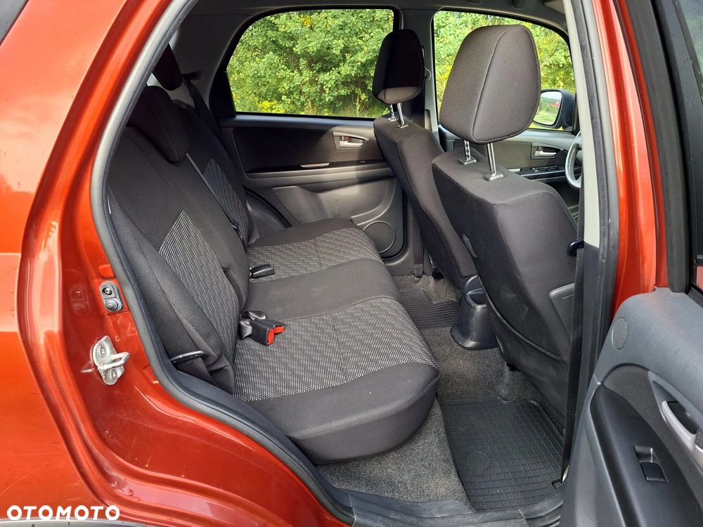 Suzuki SX4 1.6 GS / Premium - 14