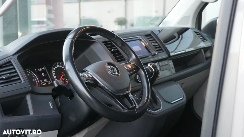 Volkswagen Caravelle - 20