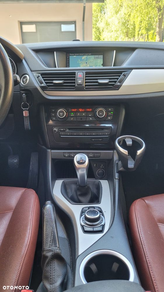 BMW X1 xDrive18d - 16