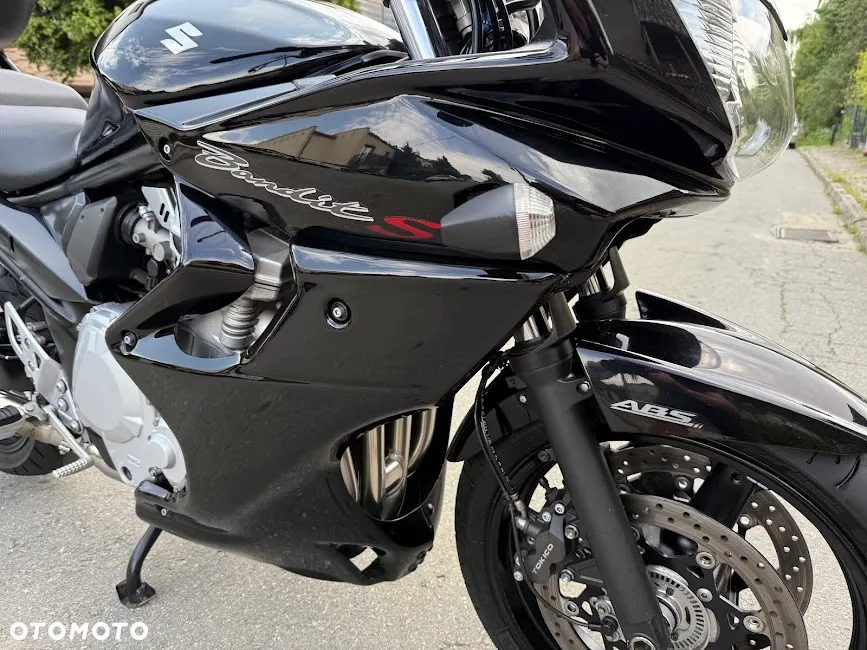 Suzuki V-STROM - 12