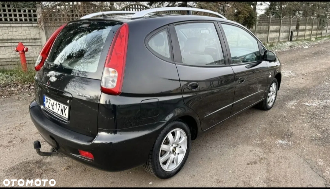 Chevrolet Rezzo 2.0 16V CDX / Premium - 4