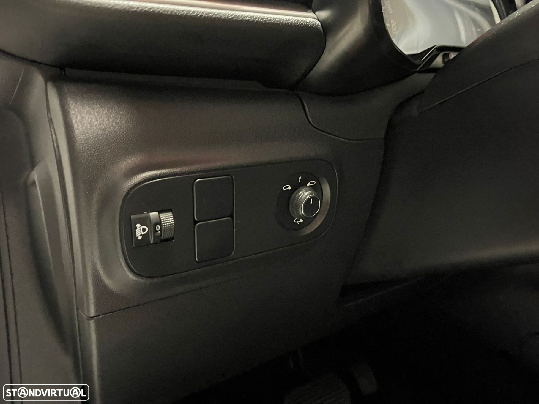 Citroën C3 1.2 PureTech Shine EAT6 - 6