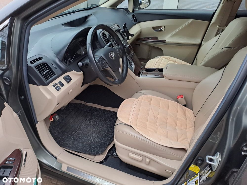 Toyota Venza 3.5 V6 AWD - 25