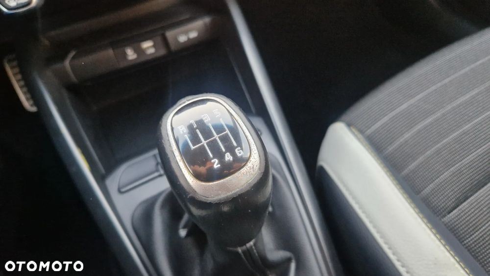 Kia Stonic 1.6 CRDi Platinum Edition - 15