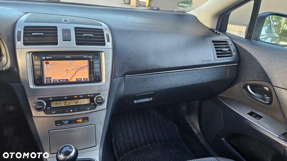 Toyota Avensis - 27
