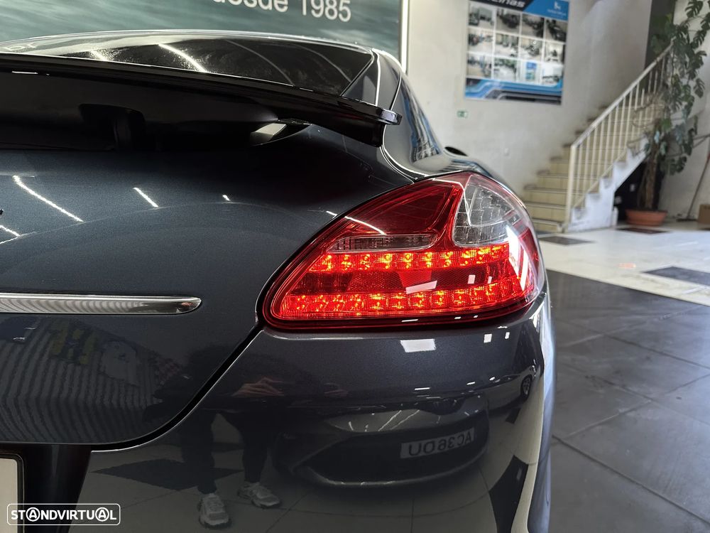 Porsche Panamera Turbo PDK - 19